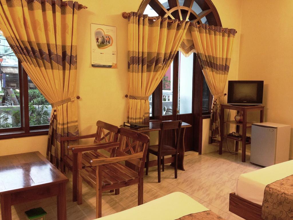 הואה Dong Loi Hotel מראה חיצוני תמונה